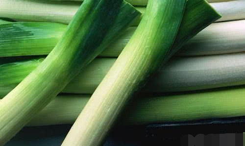 常吃天麻燉魚頭,腰間盤突出,坐骨神經痛一并消失,用一個靈一個